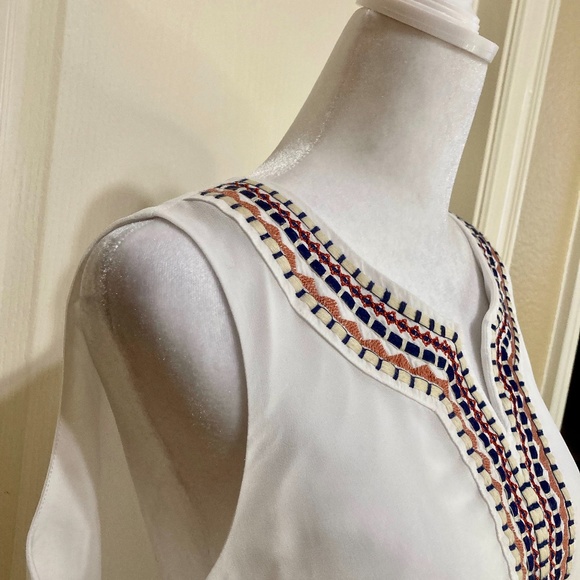 BCBG Shift Dress Embroidered Boho - Picture 7 of 16